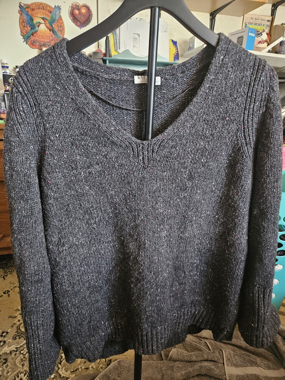 GAP Women’s Large Charcoal Gray Speckled Knit V-Neck Pullover Sweater